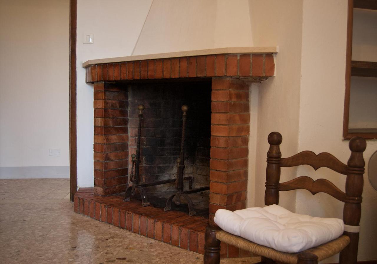 Casa Di Canfreo Lari Екстер'єр фото