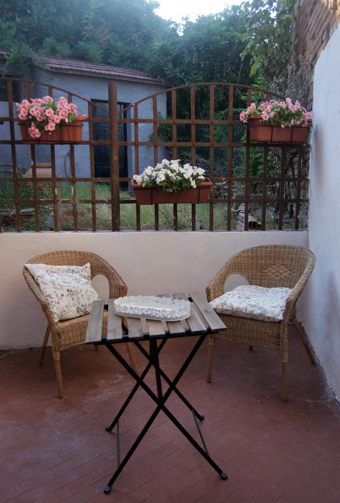 Casa Di Canfreo Lari Екстер'єр фото